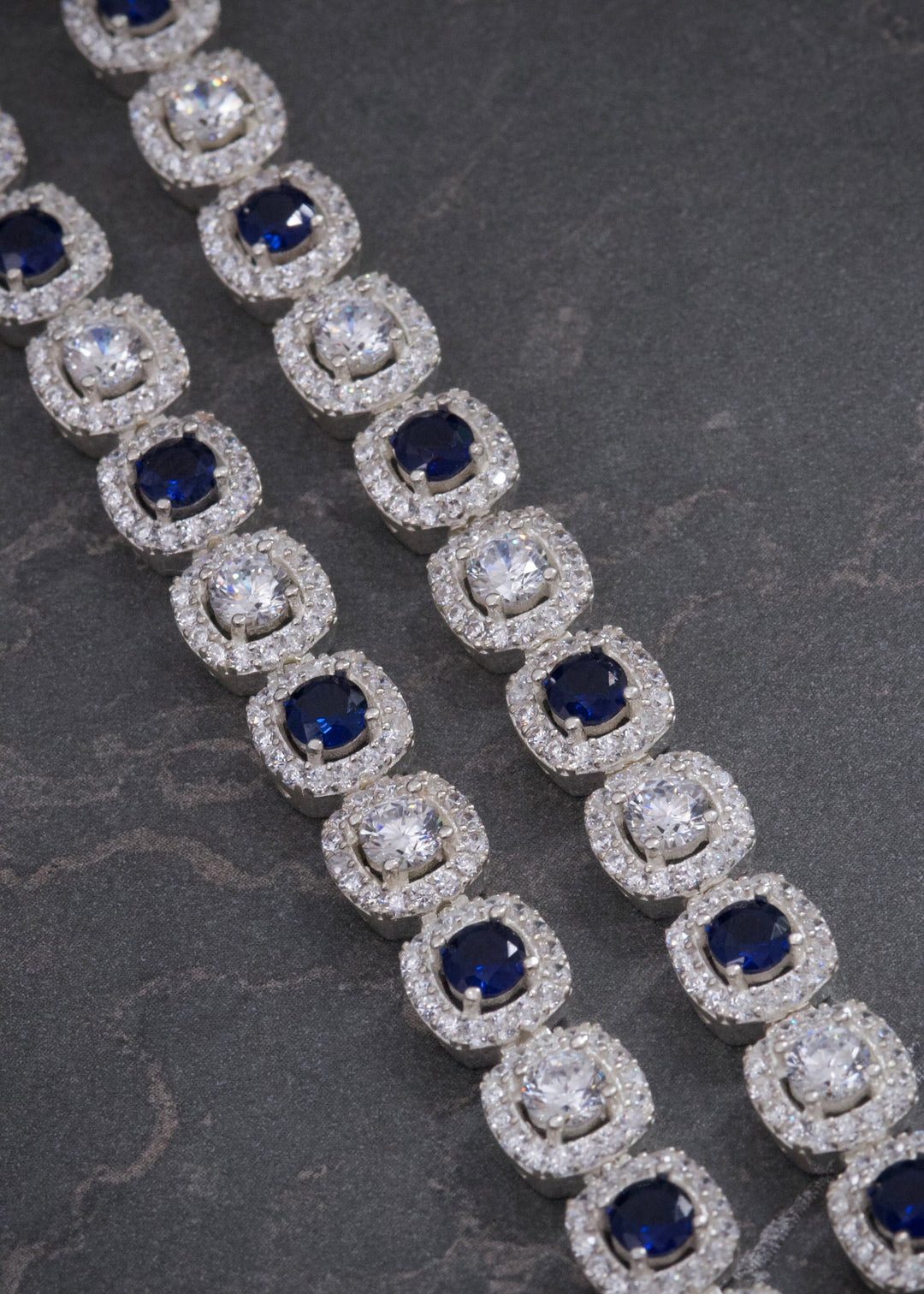 Cadena Tenis con Swarovski Azul y Blanco 69gr / 60cm / 7.6mm — Plata 925