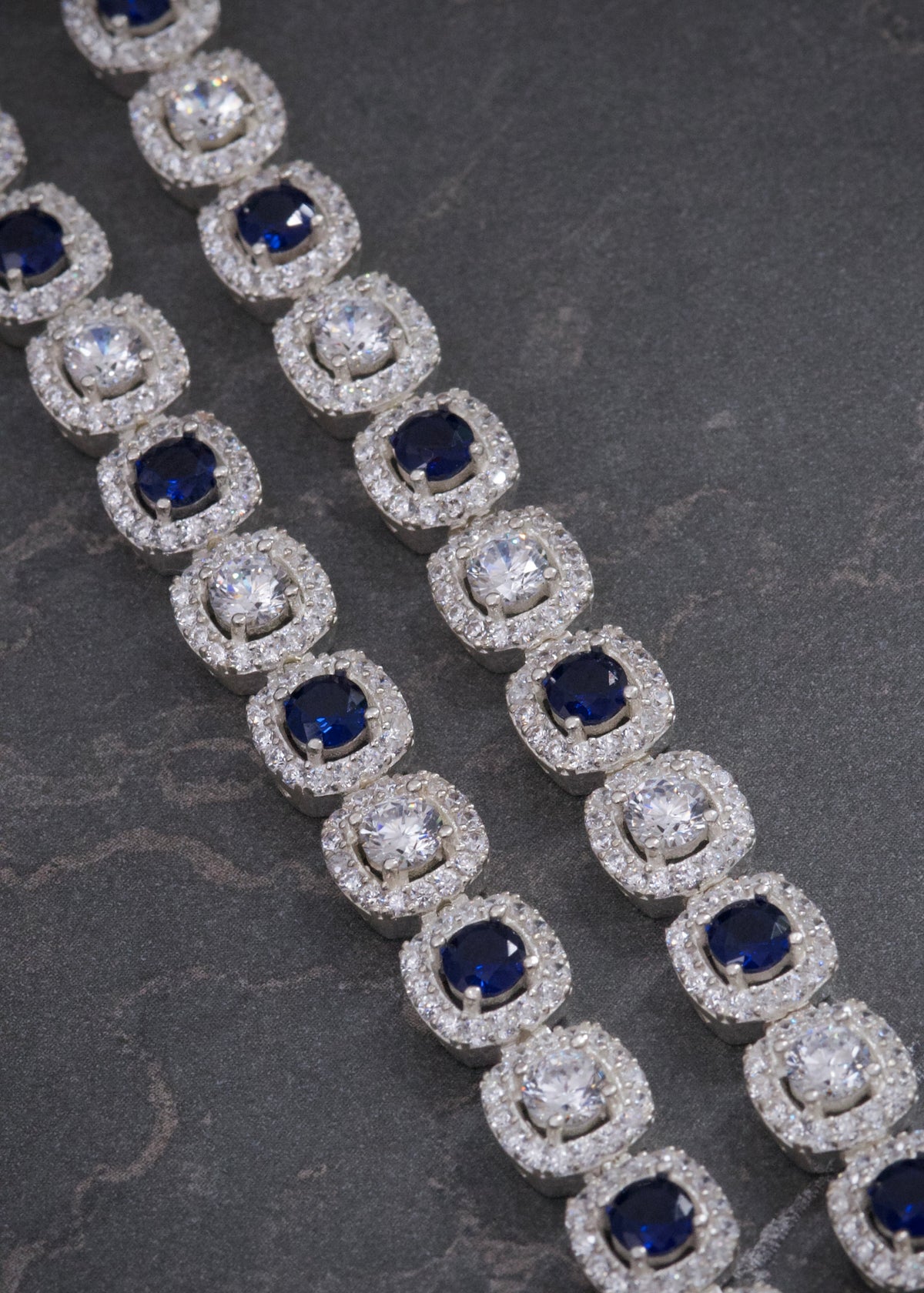 Cadena Tenis con Swarovski Azul y Blanco 69gr / 60cm / 7.6mm — Plata 925
