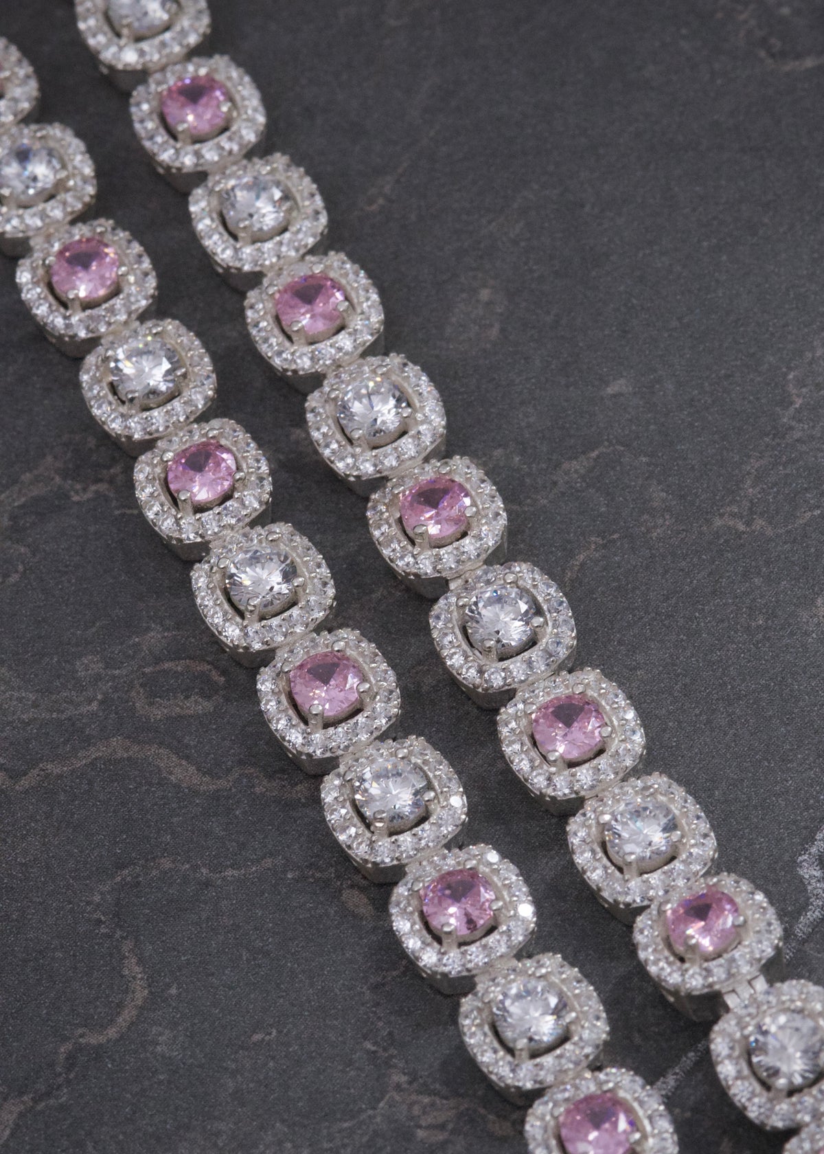Cadena Tenis con Swarovski Rosado y Blanco 52.4gr / 45cm / 7.6mm — Plata 925