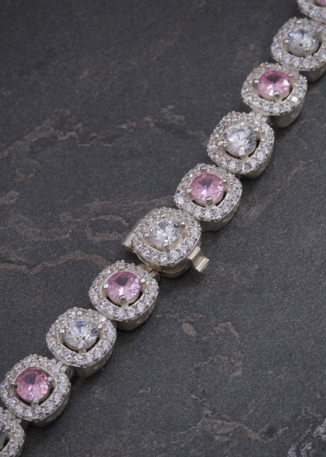 Cadena Tenis con Swarovski Rosado y Blanco 52.4gr / 45cm / 7.6mm — Plata 925