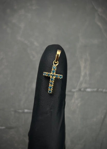 Dije cruz con 18pts de diamante azul 1.35gr / Largo 2cm / Oro Amarillo (Joya) M