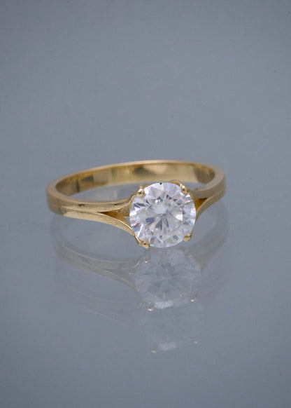 Solitario con 120pts de Moissanitas 2.8gr / Talla 7 — Oro Amarillo