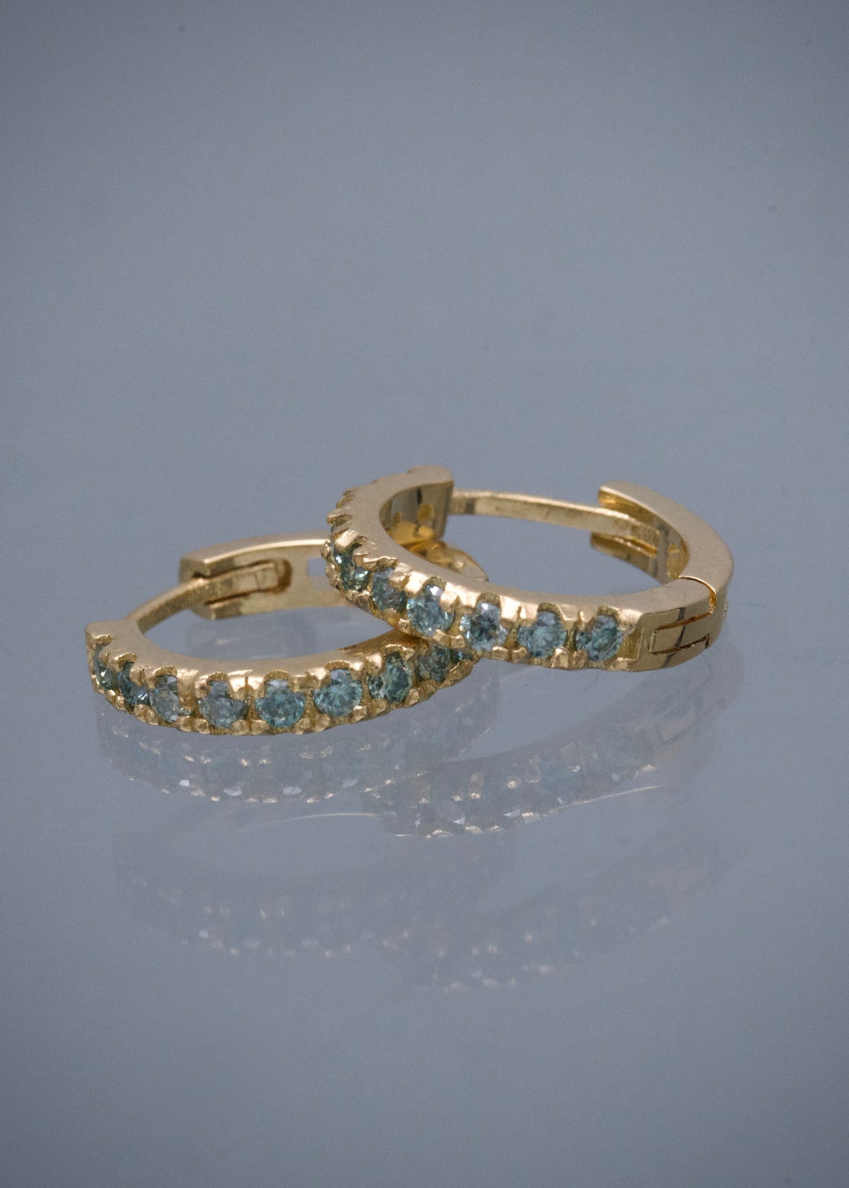 Candongas con 31pts de Moissanitas 2.1gr / 1.1cm / 2.1mm — Oro Amarillo