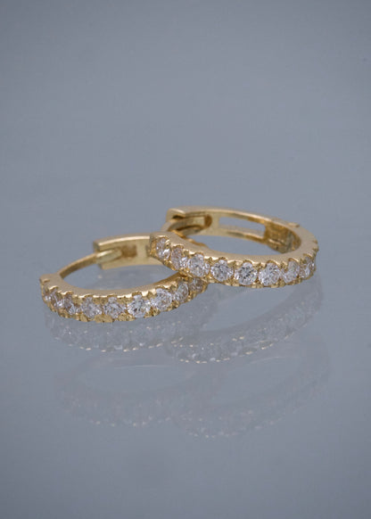Candongas con 26pts de Diamantes 1.3gr / 1cm / 1.9mm — Oro Amarillo