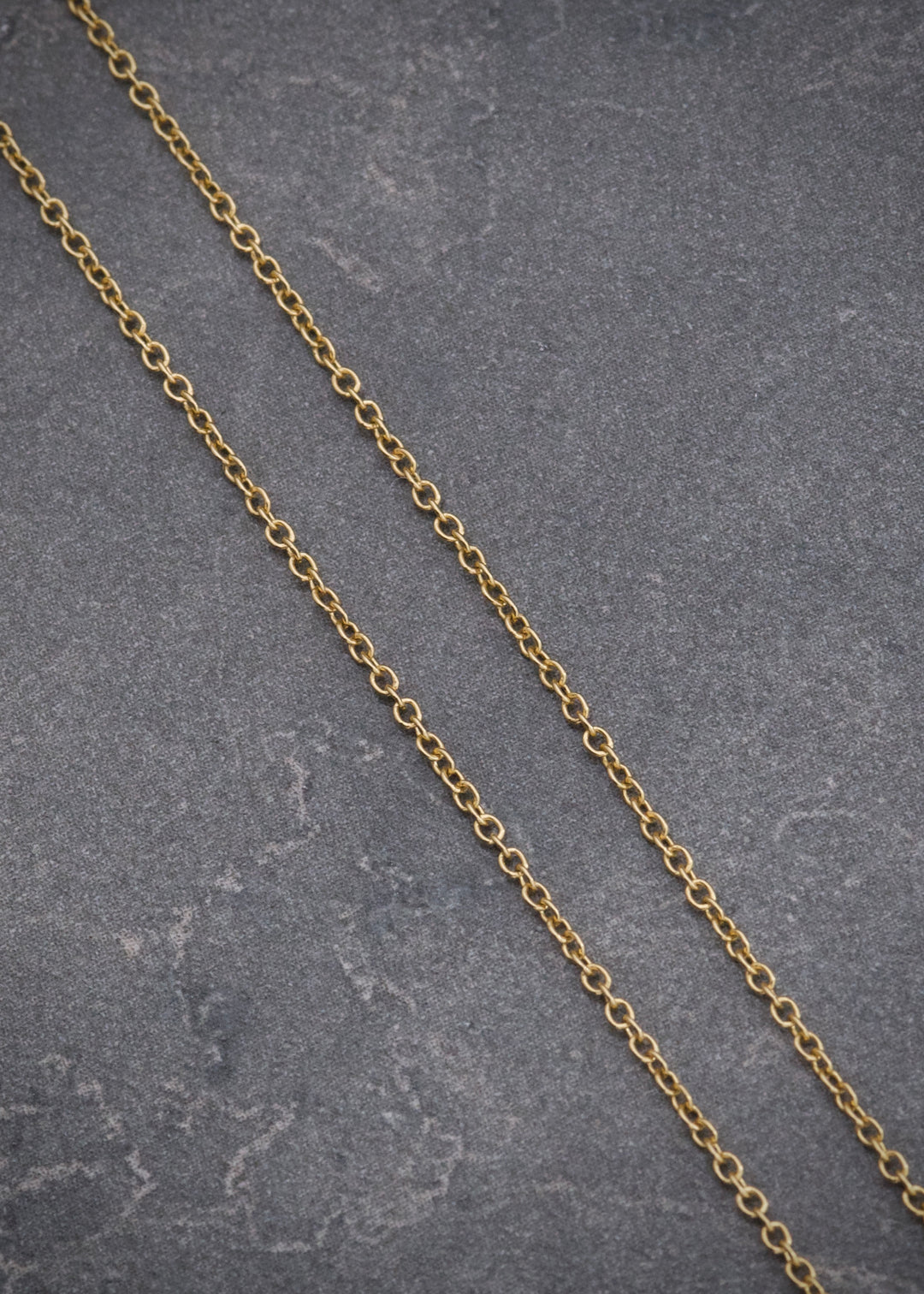 Cadena Aro Seguido 1.35gr / 45cm / 1mm — Oro Amarillo
