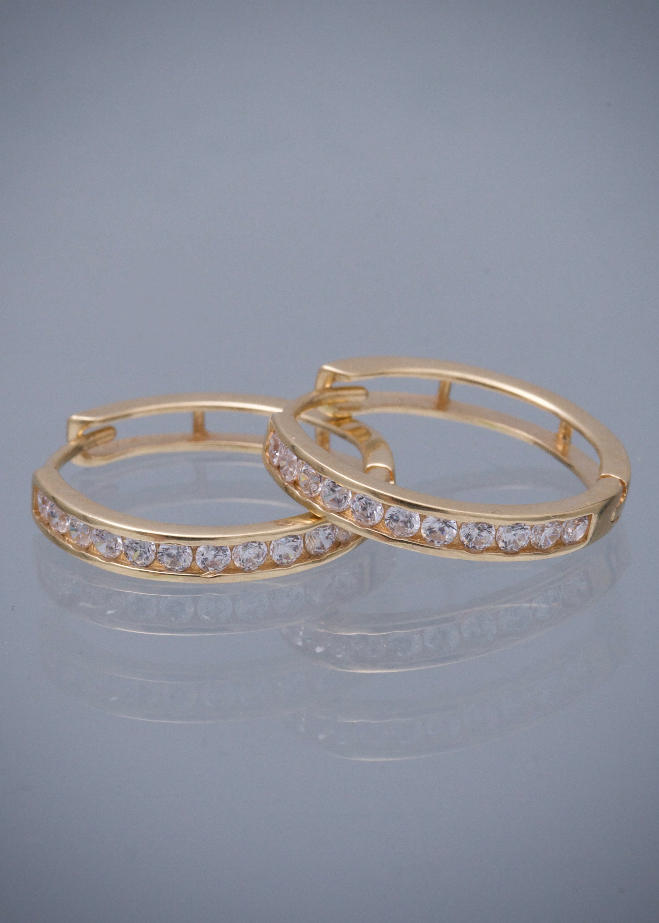 Candongas con swarovski blanco 4.6gr / Largo 2cm / Oro Amarillo Nac P