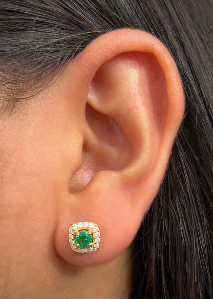 Topos con 80pts de moissanitas 3.8gr / Largo 0.7cm / Oro Amarillo (Joya) B