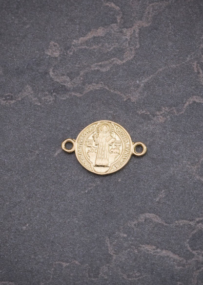 Herraje San Benito 0.55gr / 1.4cm / 9.4mm — Oro Amarillo