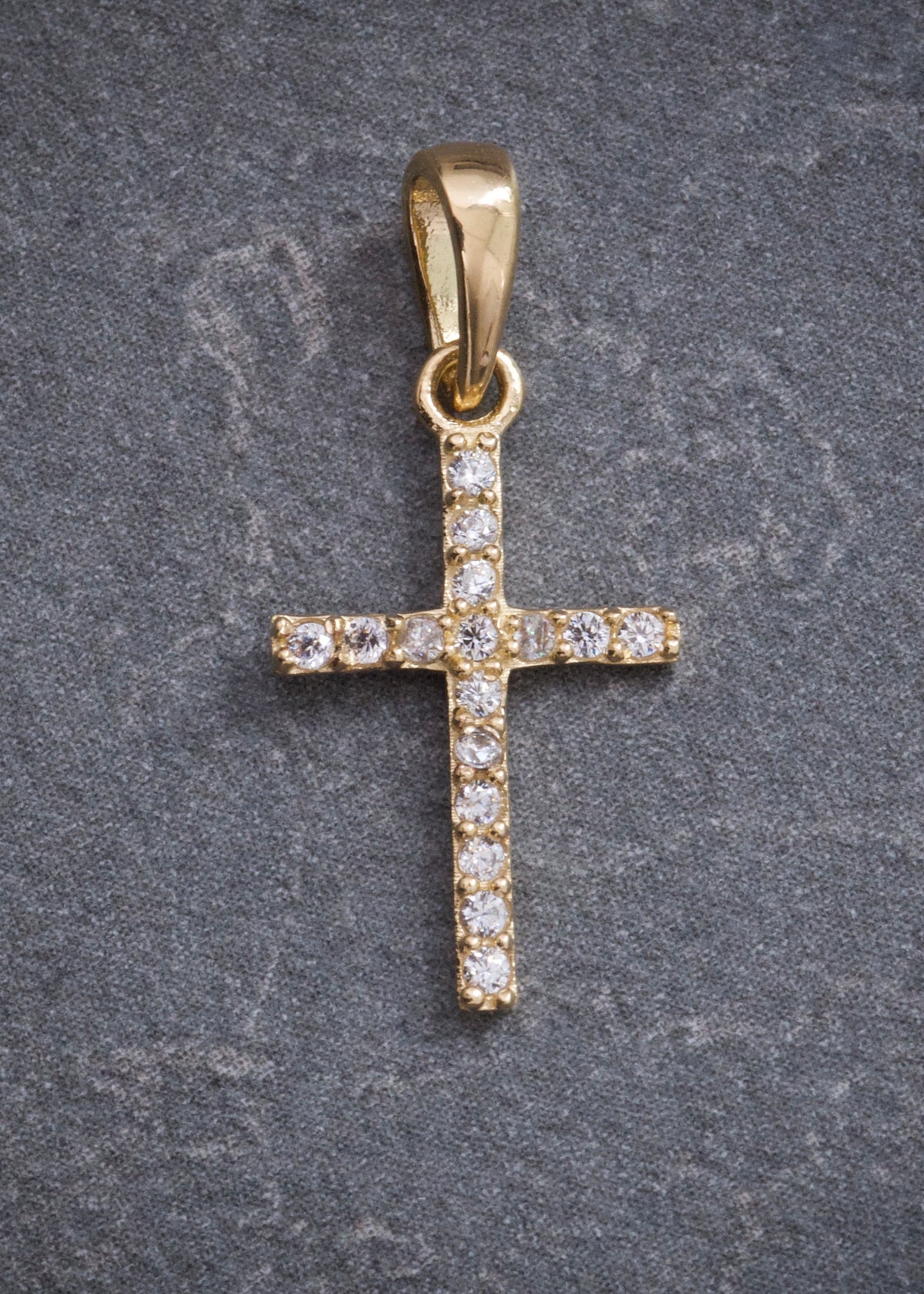 Dije Cruz con Swarovski Blanco 0.6gr / 2cm / 9.7mm — Oro Amarillo