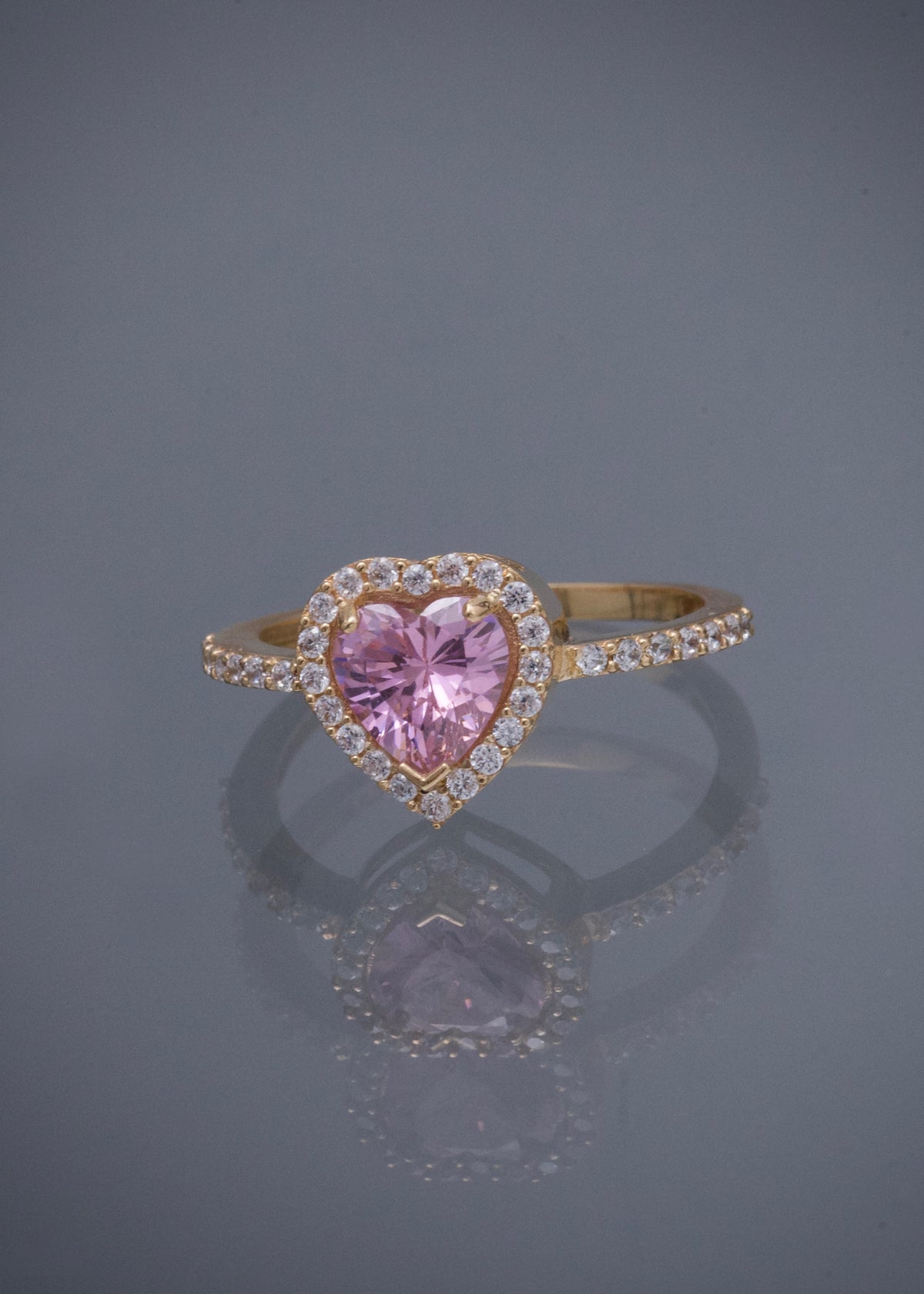 Anillo Corazon con Swarovski Rosado y Blanco 2.8gr / Talla 7 1/4 — Oro Amarillo