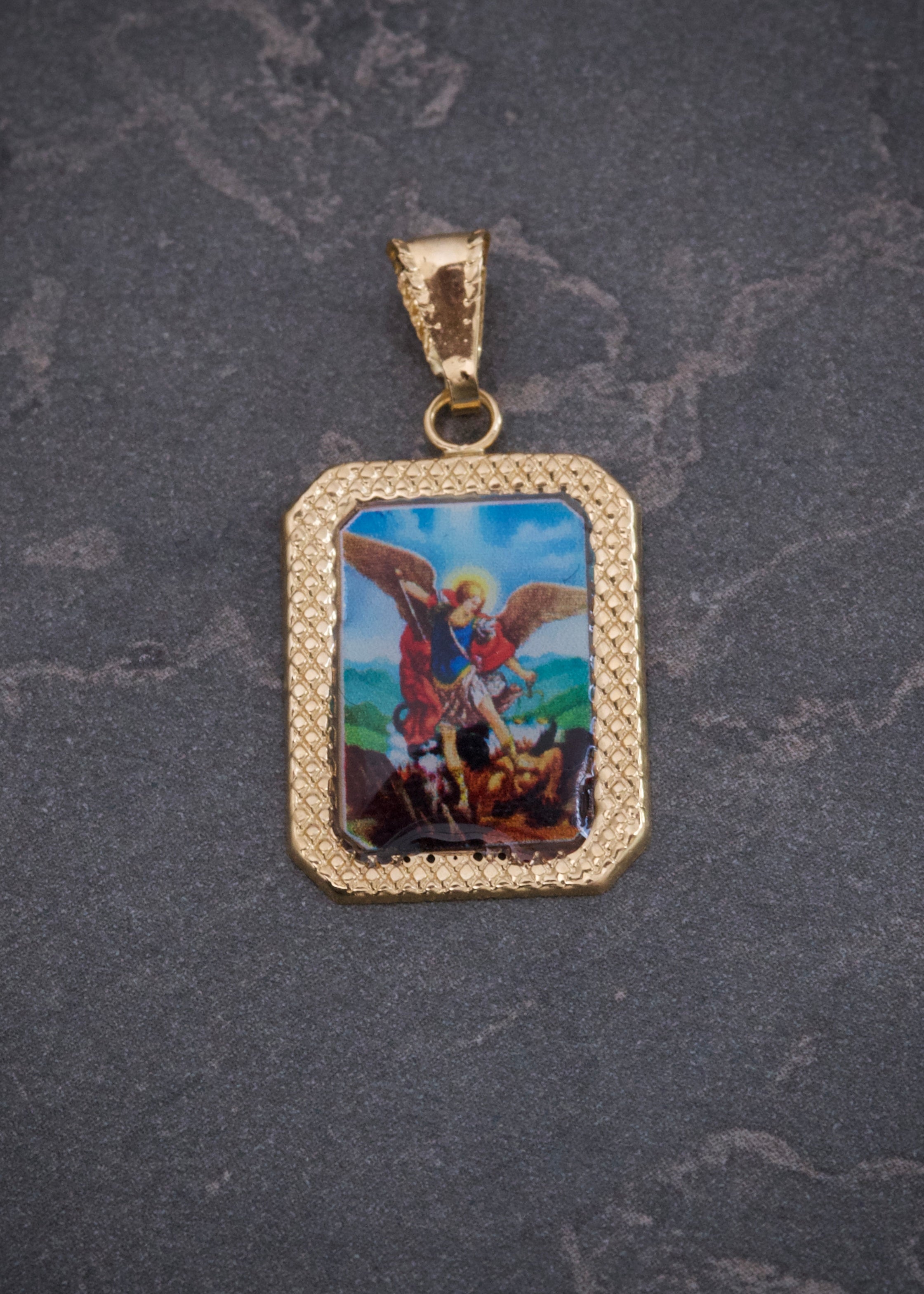 Placa Diamantada 0.65gr / 2.8cm / 14.2mm — Oro Amarillo