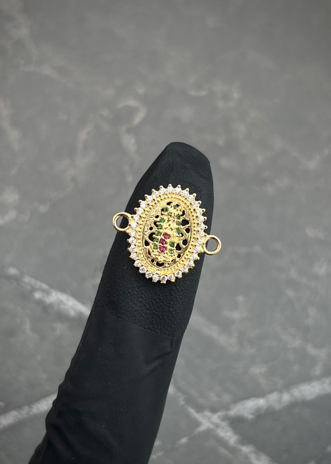 Herraje Virgen de Guadalupe con Swarovski 1.5gr / 1.7cm / 15.5mm — Oro Amarillo