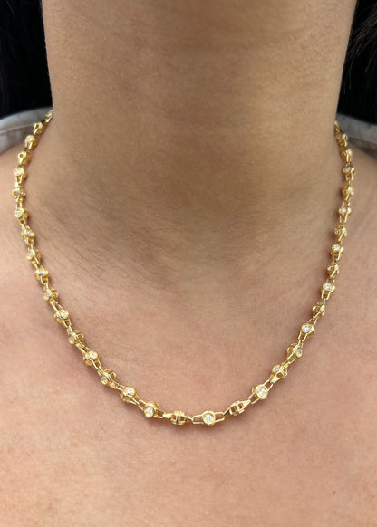 Cadena Rustica con Swarovski Blanco 22.75gr / 45cm / 4.6mm — Oro Amarillo