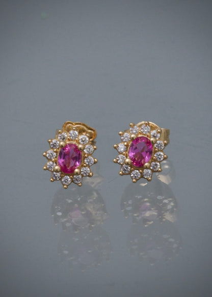 Topos flor con swarovski rosado y blanco 2.4gr / Largo 0.8cm / Oro Amarillo Nac M