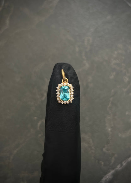 Dije con swarovski azul y blanco 1gr / Largo 1.5cm / Oro Amarillo Nac M