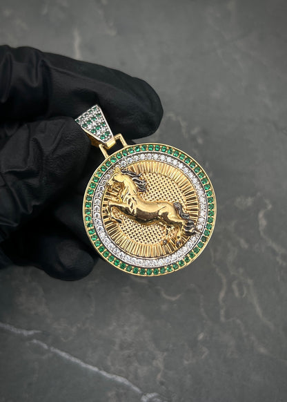 Dije medalla de caballo 10.35gr / Largo 4cm / Oro Amarillo Nac M