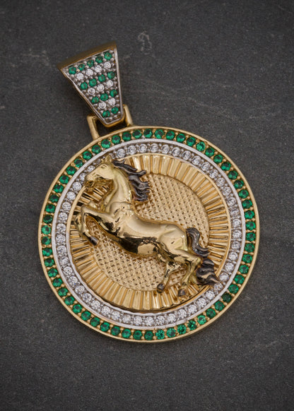 Dije medalla de caballo 10.35gr / Largo 4cm / Oro Amarillo Nac M