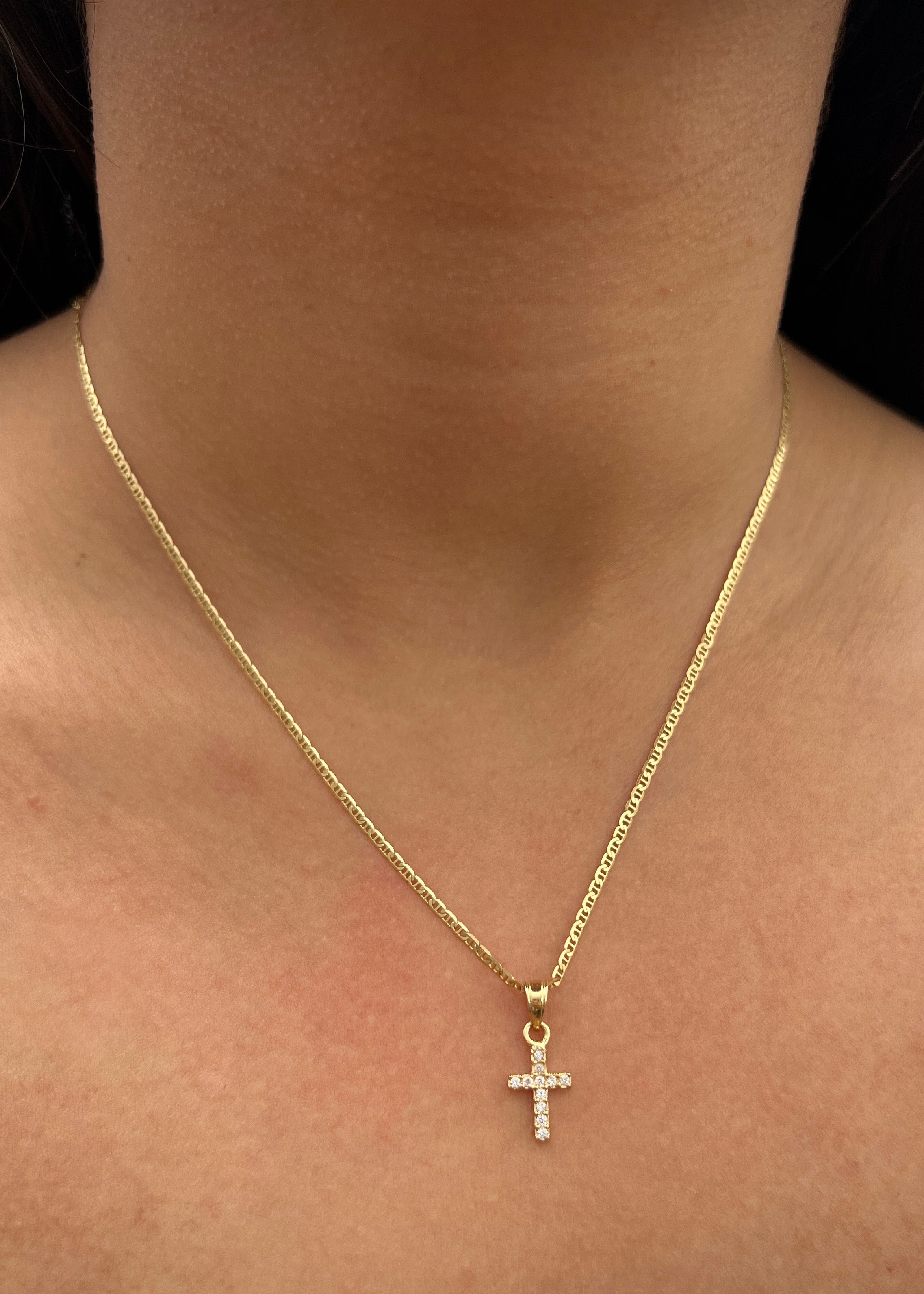 Dije cruz con swarovski blanco 0.8gr / Largo 1.4cm / Oro Amarillo Nac B