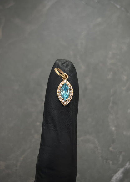 Dije con swarovski azul y blanco 0.8gr / Largo 1.6cm / Oro Amarillo Nac P