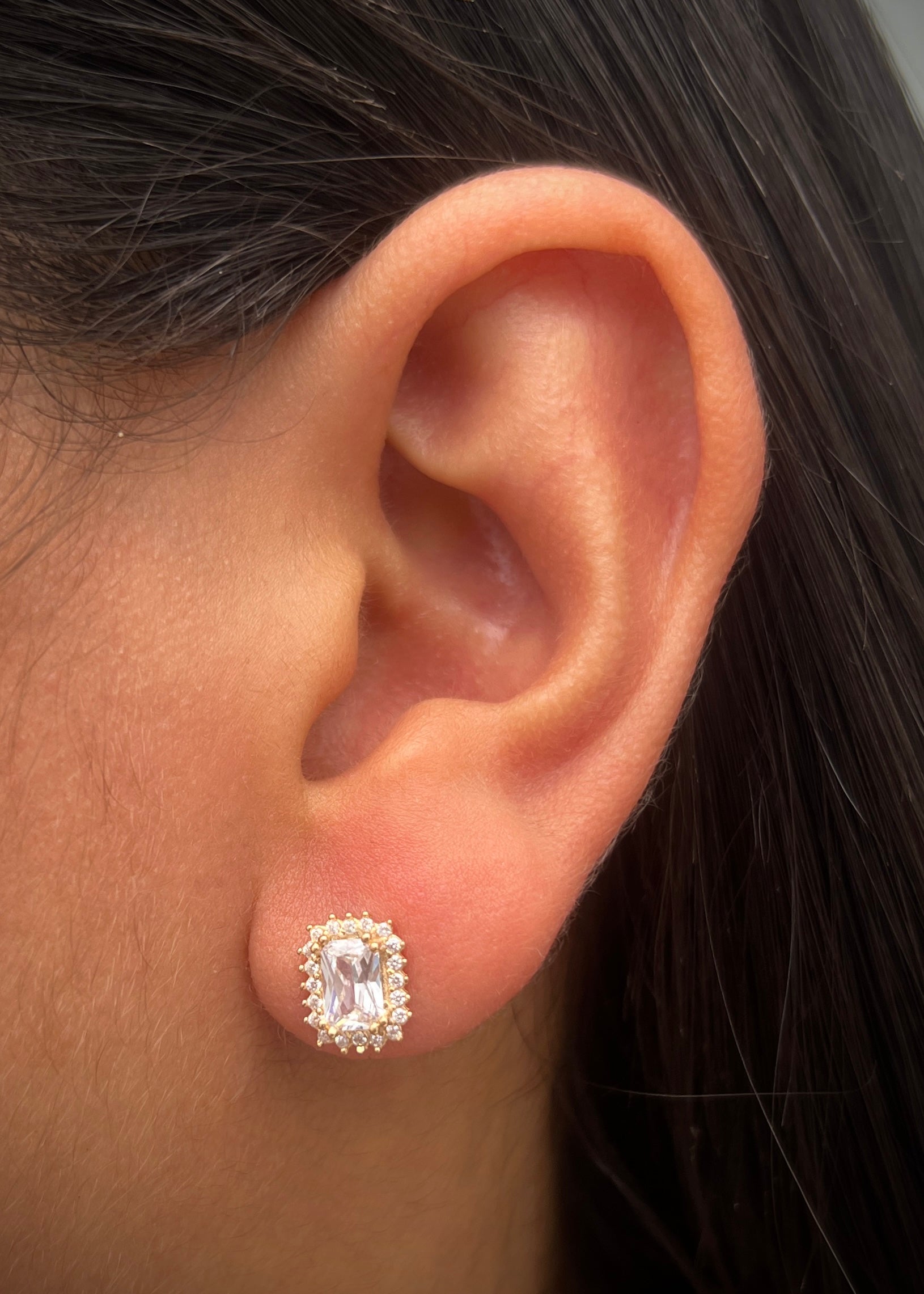 Topos con swarovski blanco 2.3gr / Largo 0.9cm / Oro Amarillo Nac P