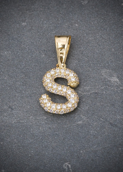 Dije letra S con swarovski blanco 1.2gr / Largo 1.8cm / Oro Amarillo Nac B