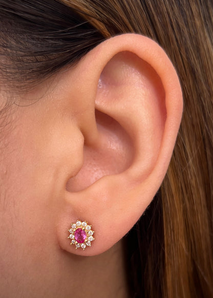 Topos flor con swarovski rosado y blanco 2.4gr / Largo 0.8cm / Oro Amarillo Nac M