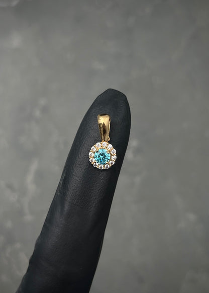 Dije flor con swarovski azul y blanco 0.9gr / Largo 1.3cm / Oro Amarillo Nac M