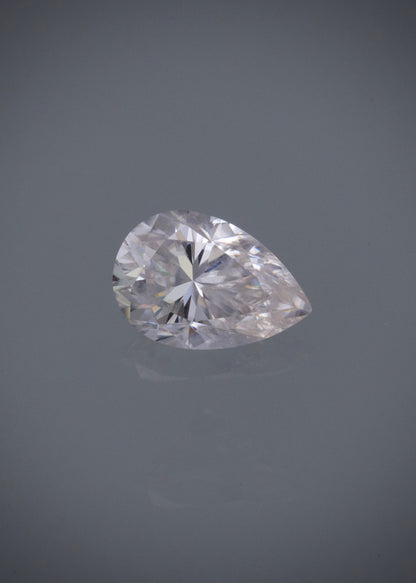 Moissanitas lagrima blanca con 135pts Largo 0.9cm / — Oro Amarillo