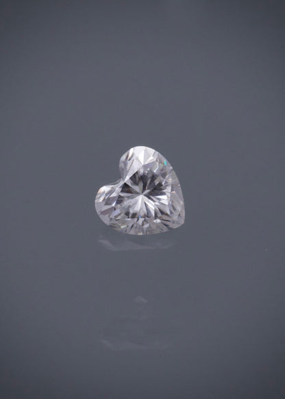 Moissanitas de corazon blanca con 45pts Largo 0.5cm /  (Joya) B