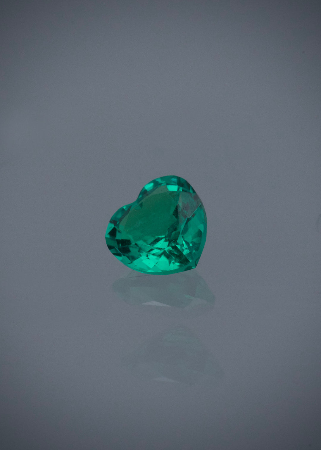 Moissanitas de corazon verde con 121pts Largo 0.7cm / — Oro Amarillo