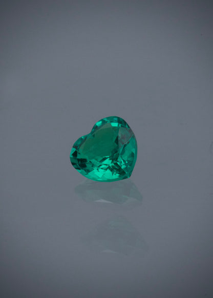 Moissanitas de corazon verde con 121pts Largo 0.7cm /  (Joya) B