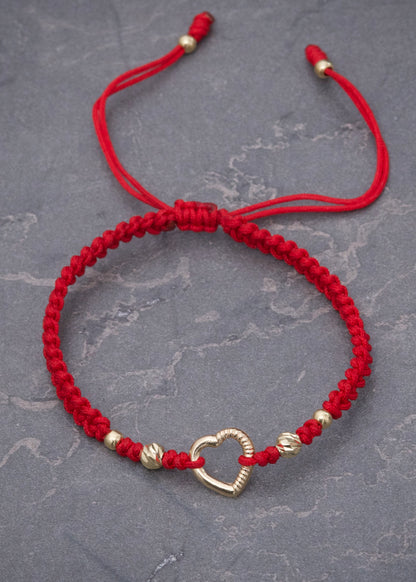 Pulsera en Hilo Rojo con Herraje Corazon 0.55gr — Oro Amarillo