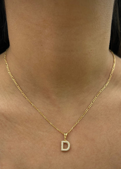 Dije letra D con swarovski blanco 1.2gr / Largo 1.7cm / Oro Amarillo Nac B