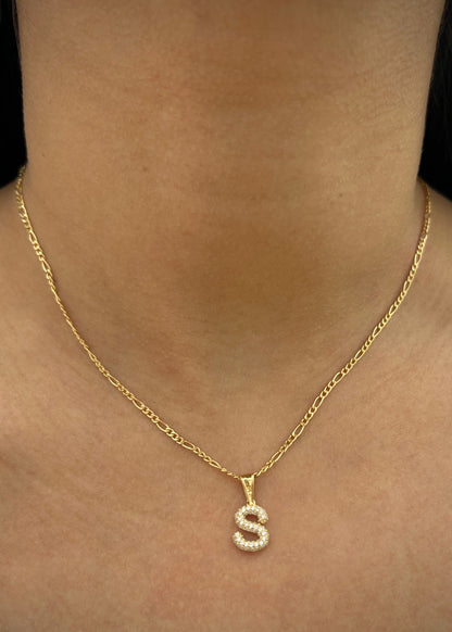 Dije letra S con swarovski blanco 1.2gr / Largo 1.8cm / Oro Amarillo Nac B