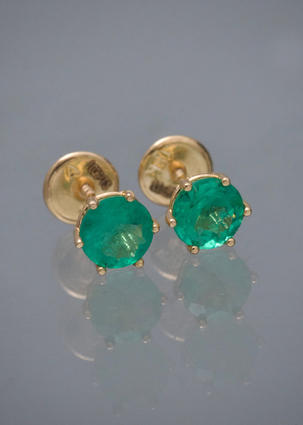 Topos con 102pts de Esmeralda 1gr / 0.5cm / 5mm — Oro Amarillo