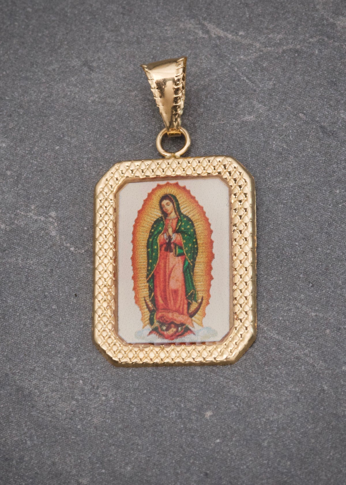 Dije Placa Virgen de Guadalupe 0.7gr / 2.7cm / 14mm — Oro Amarillo