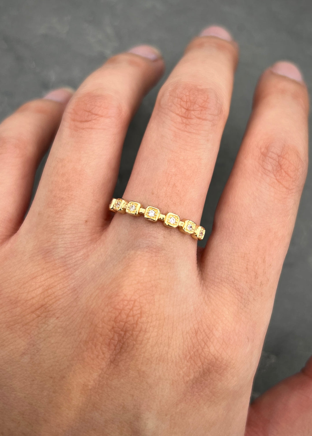 Anillo con swarovski blanco 1.7gr / Talla 7 3/4 — Oro Amarillo