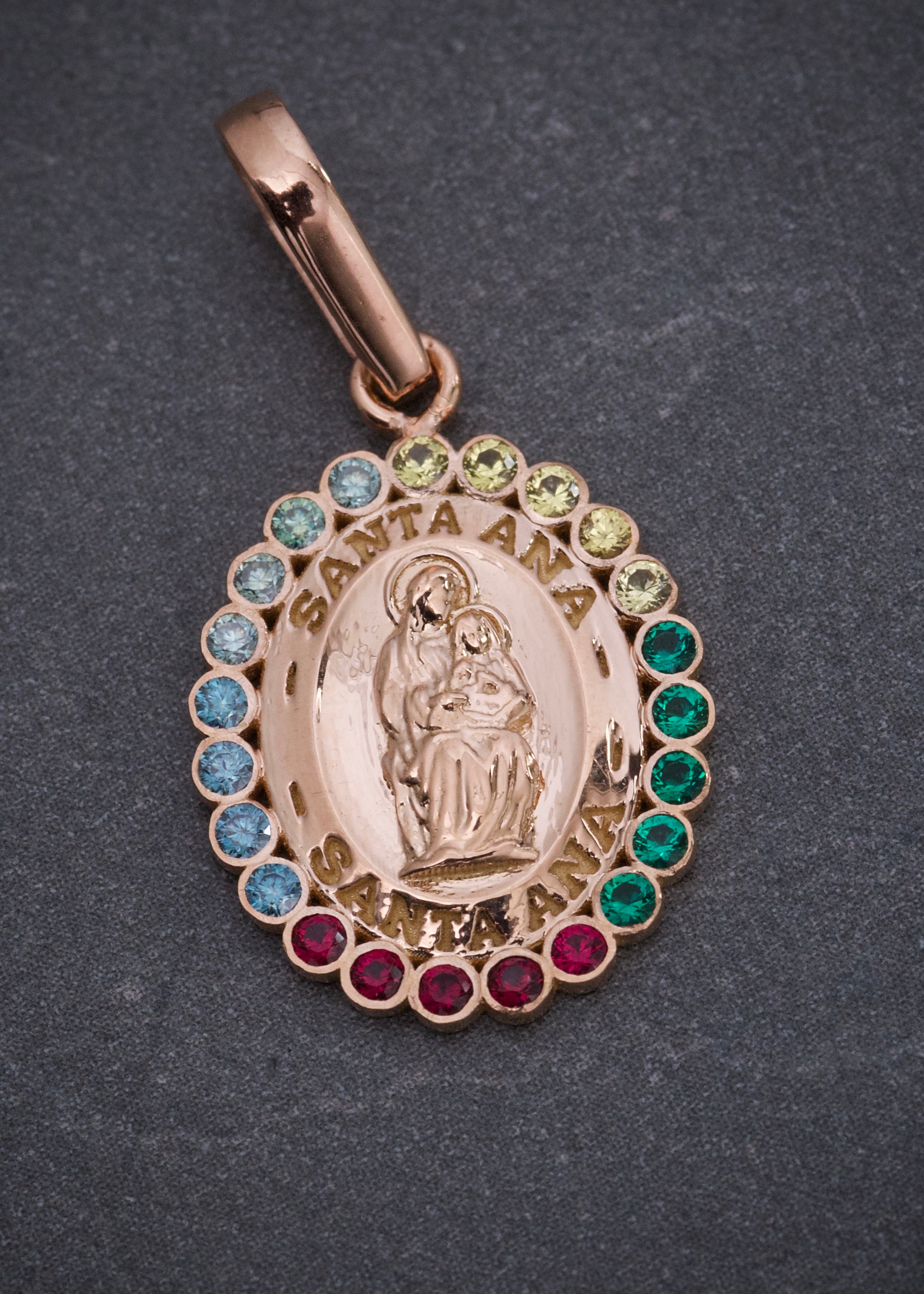 Dije virgen santa ana con 40pts de moissanita 3.05gr / Largo 2.6cm / Oro Rosado (Joya) M