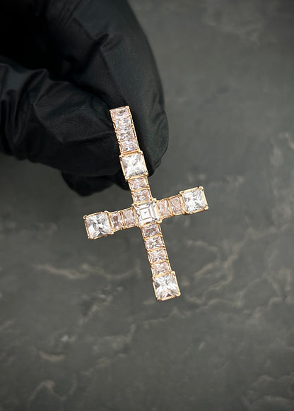 Dije dije cruz con swarovski blanco 5.35gr / Largo 3.7cm / Oro Rosado Nac B