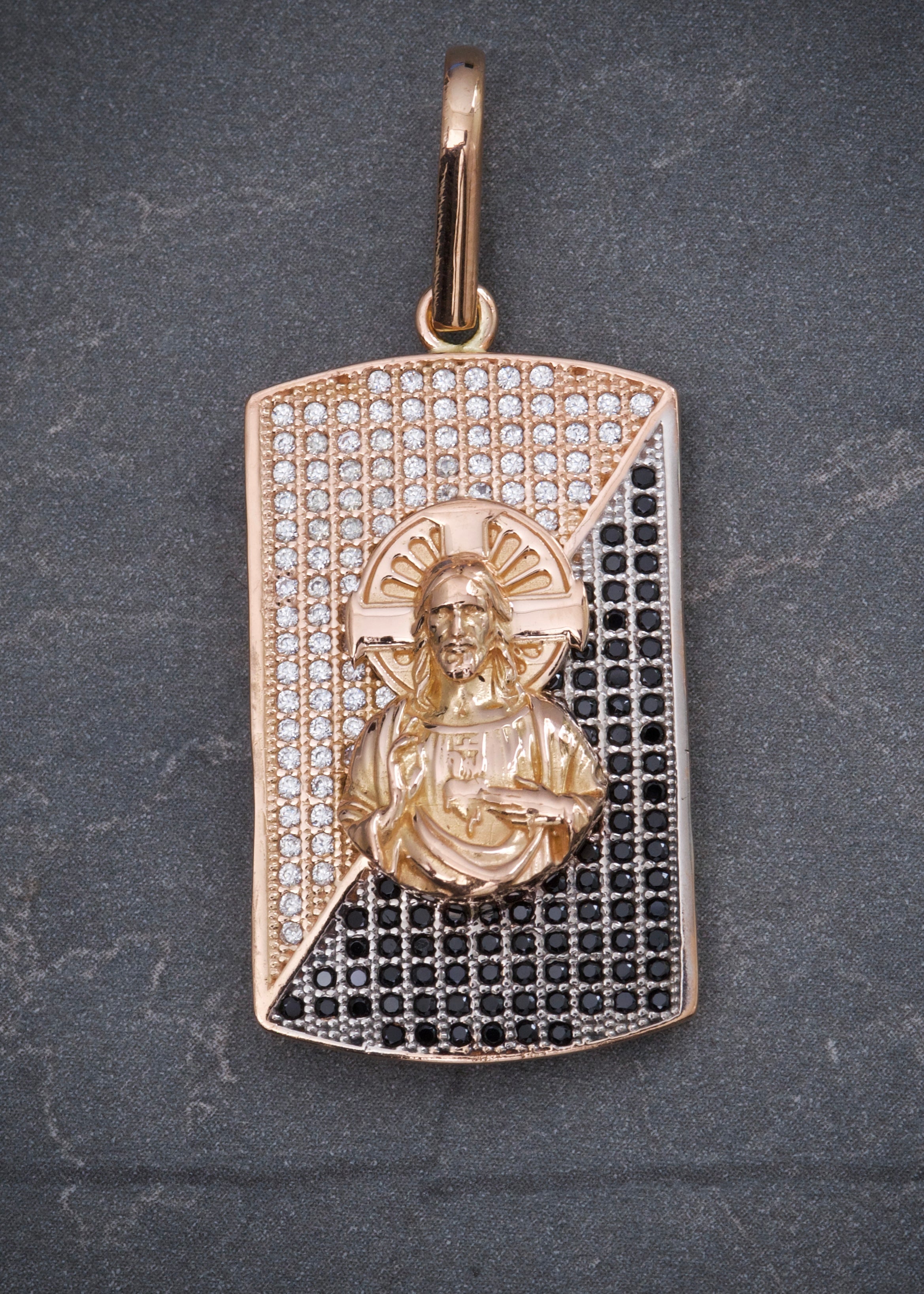 Dije corazon de jesus con swarovski blanco y negro 8.9gr / Largo 4.2cm / Oro Rosado Nac B