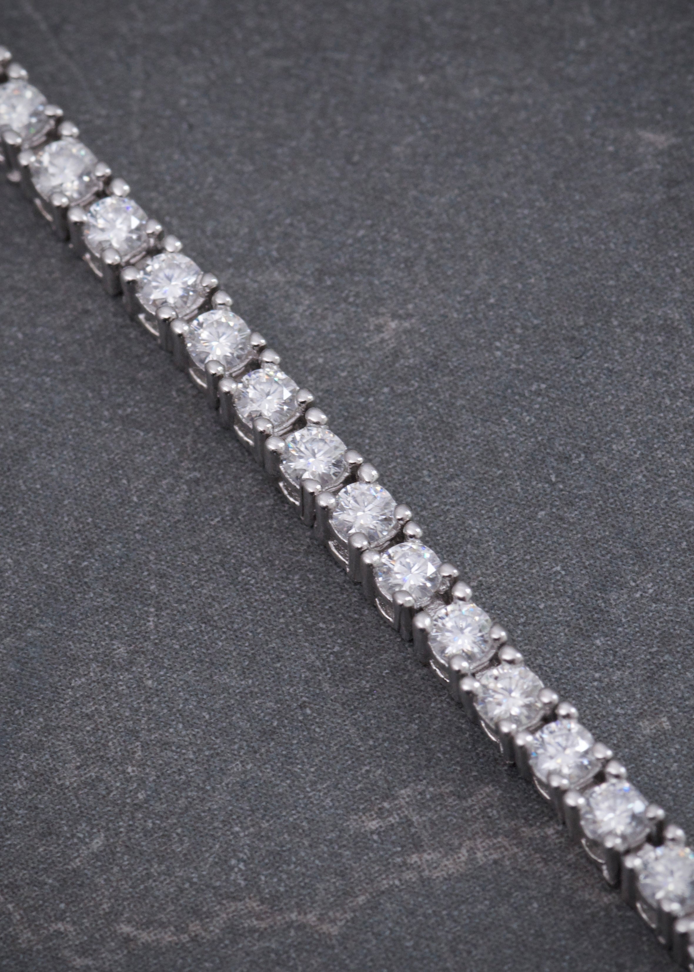 Pulso tenis con 300pts de moissanita 6.6gr / Largo 18cm / Plata  (Joya) M