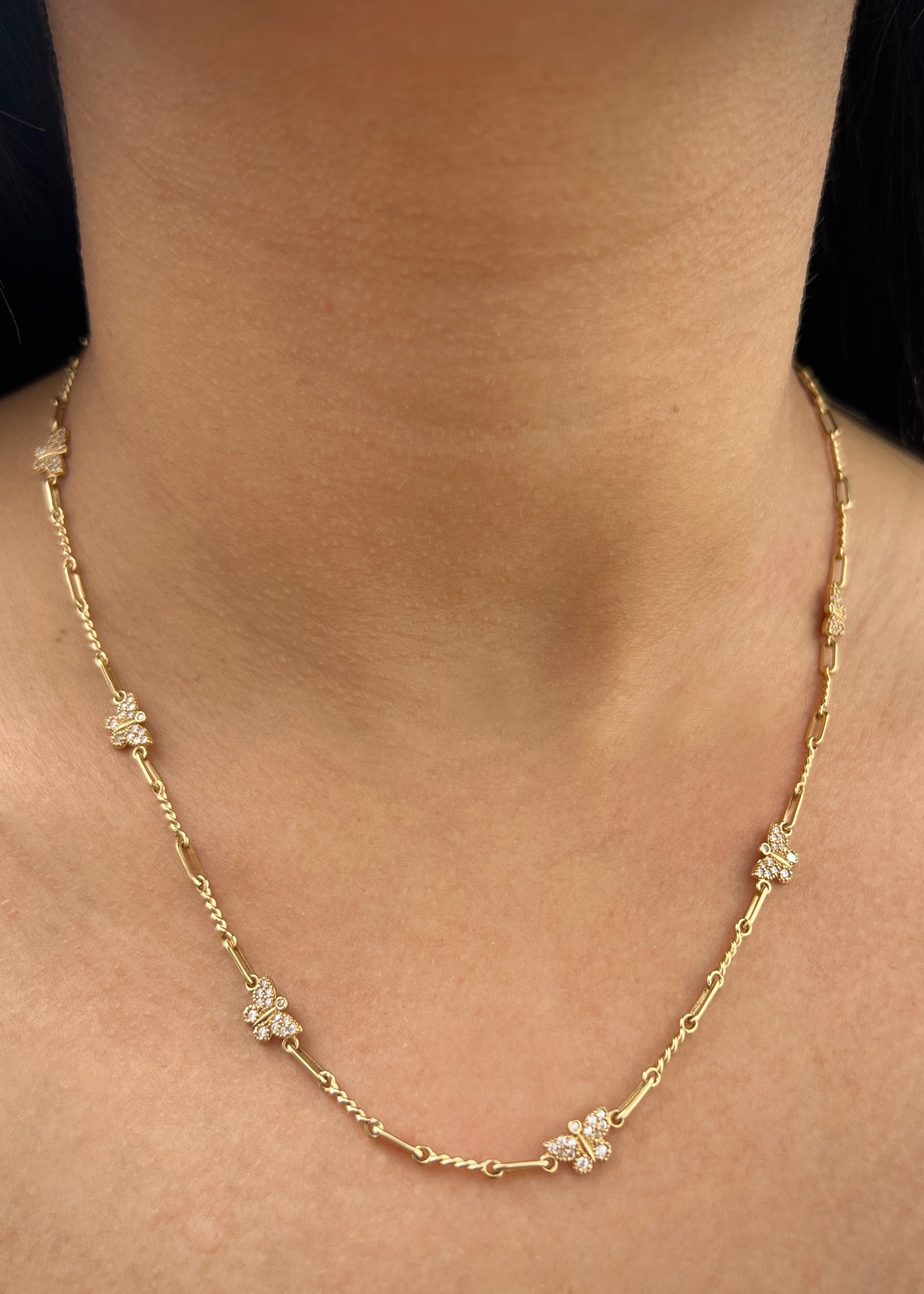 Cadena rustica con mariposas 10.25gr / Largo 45cm / Oro Amarillo Nac B