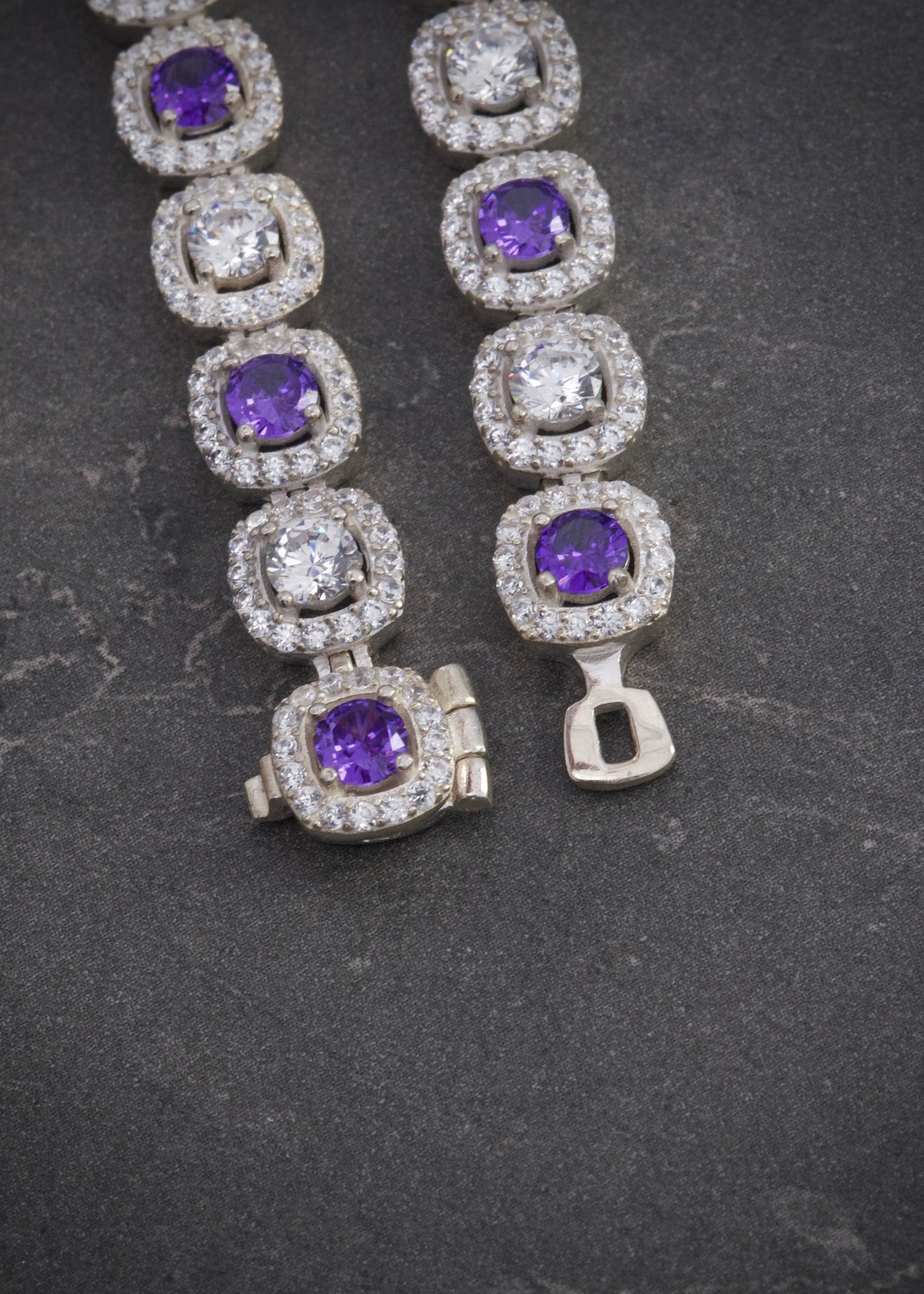 Cadena tenis con swarovski morado y blanco 62.75gr / Largo 55cm / Plata P