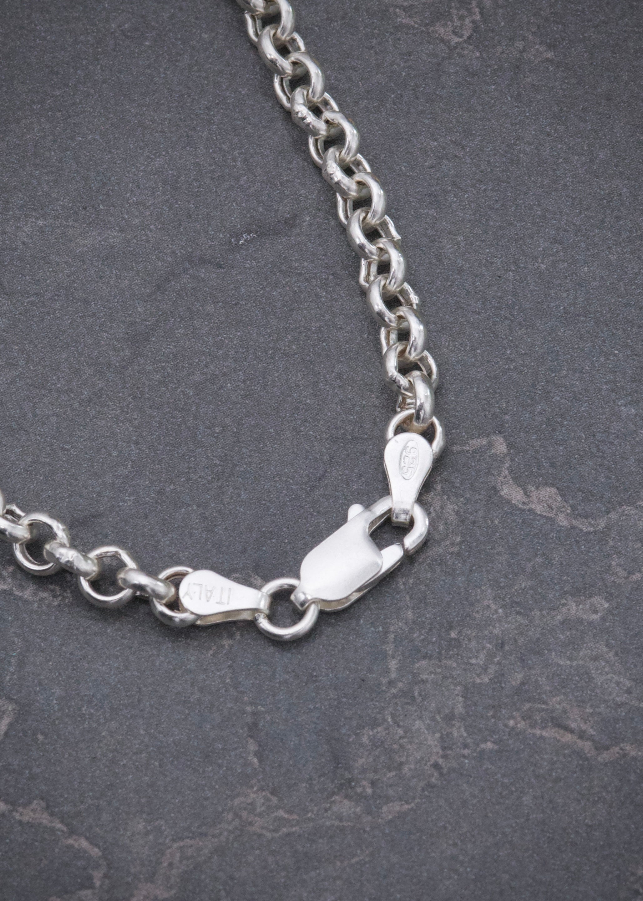 Cadena Lucky Clover Diamantada y Piedra Verde 14.3gr / 50cm / 13.8mm — Plata 925