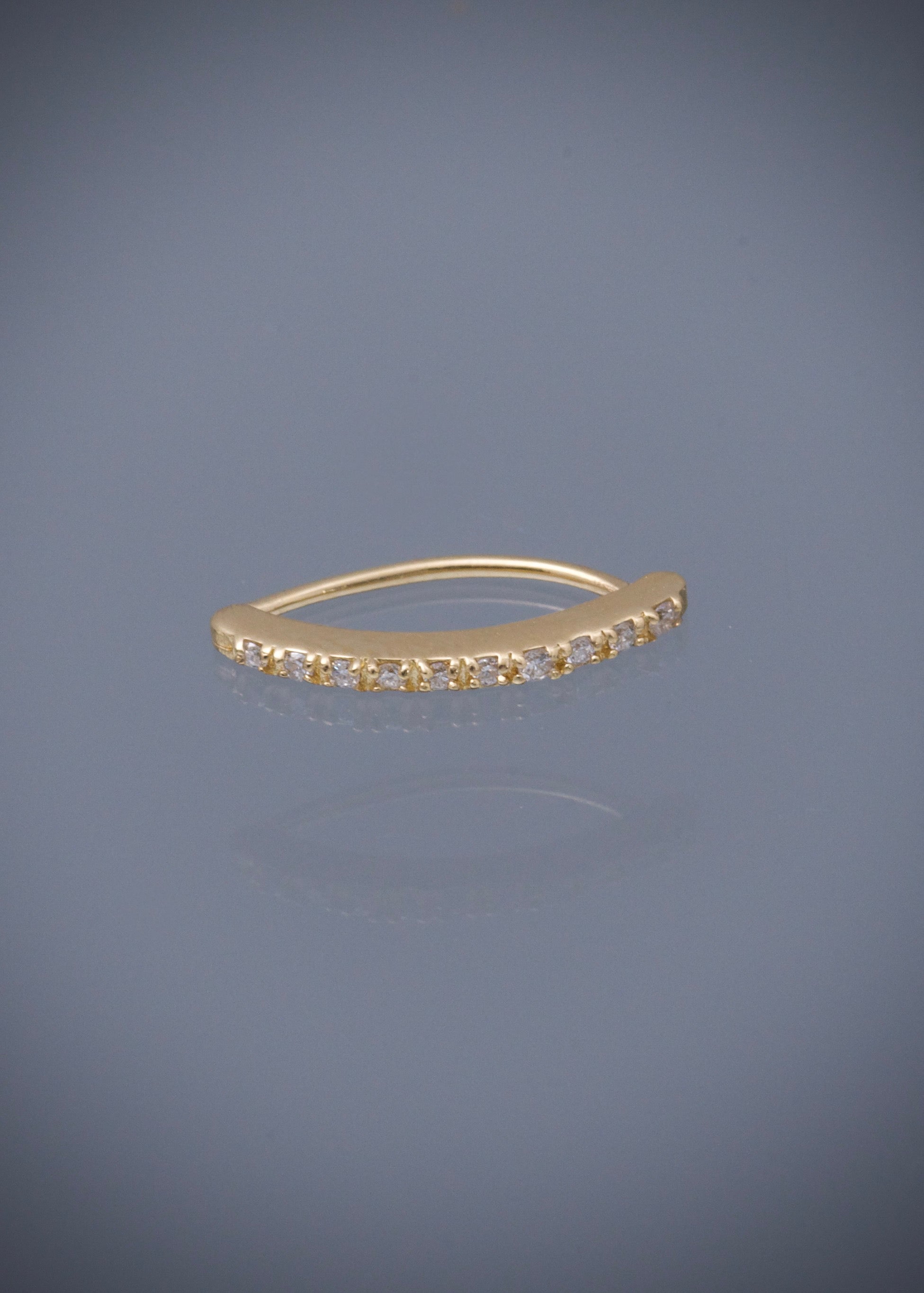 Piercing con 5pts de diamantes 0.5gr / Largo 1.5cm / Oro Amarillo (Joya) B