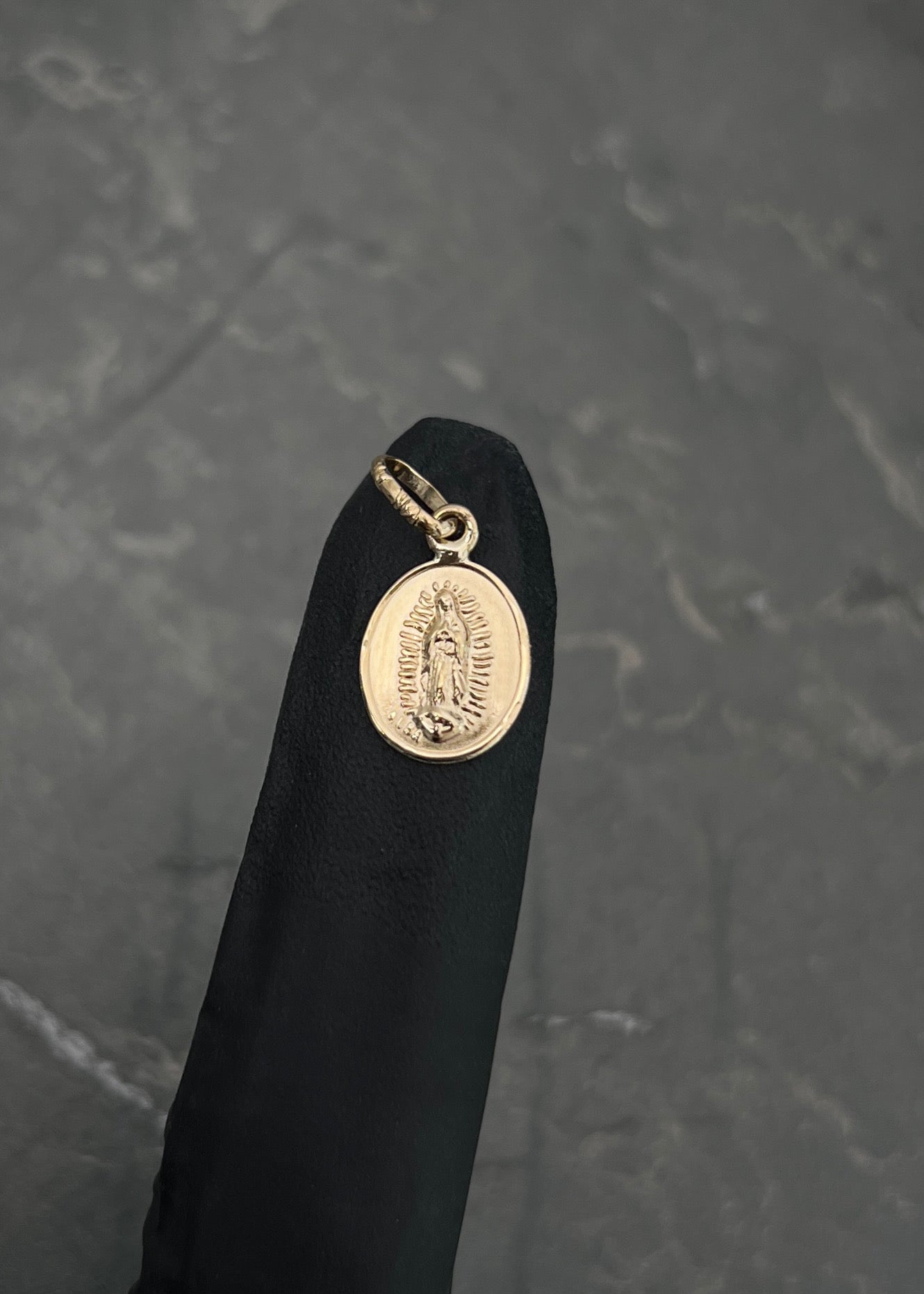 Dije virgen de guadalupe 0.65gr / Largo 2cm / Oro Amarillo 14K B