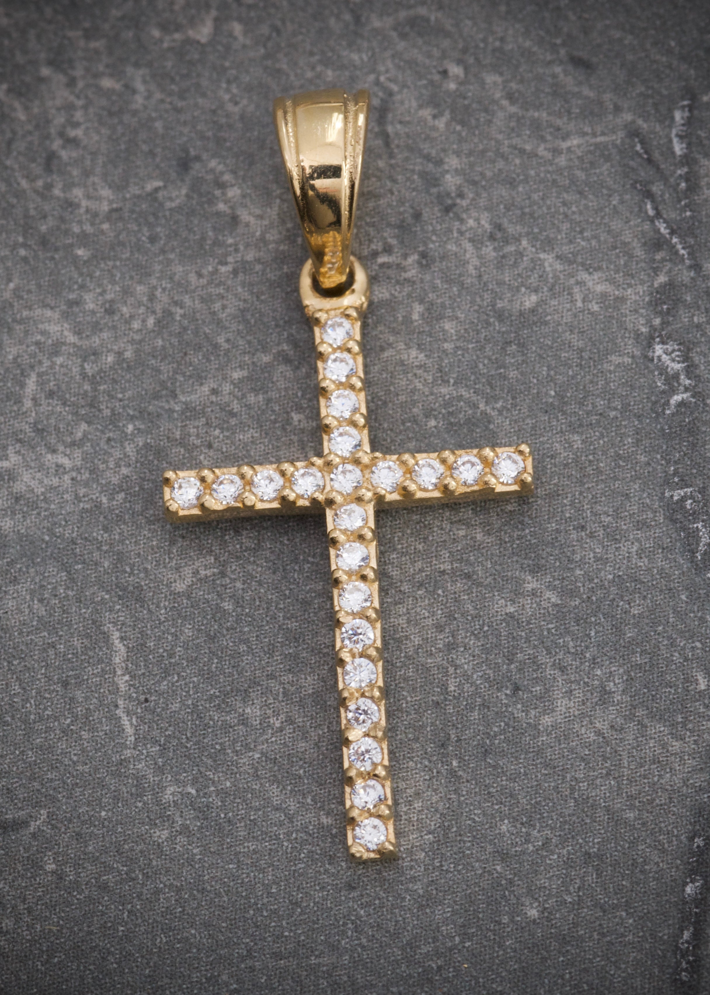 Dije cruz con swarovski blanco 1.3gr / Largo 3cm / Oro Amarillo Nac P