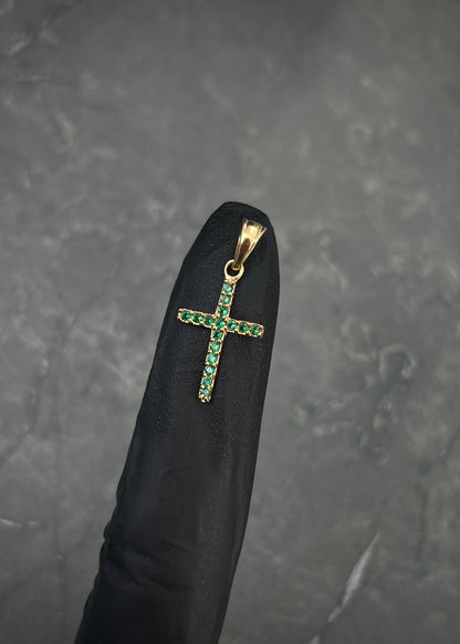 Dije cruz con swarovski verde 0.8gr / Largo 2.2cm / Oro Amarillo Nac P