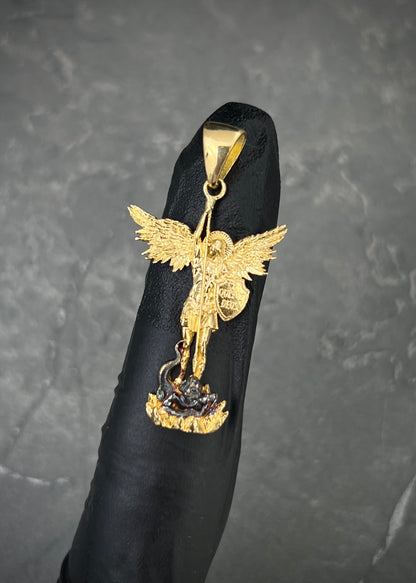 Dije arcangel san miguel 3.05gr / Largo 3.7cm / Oro Amarillo Nac P