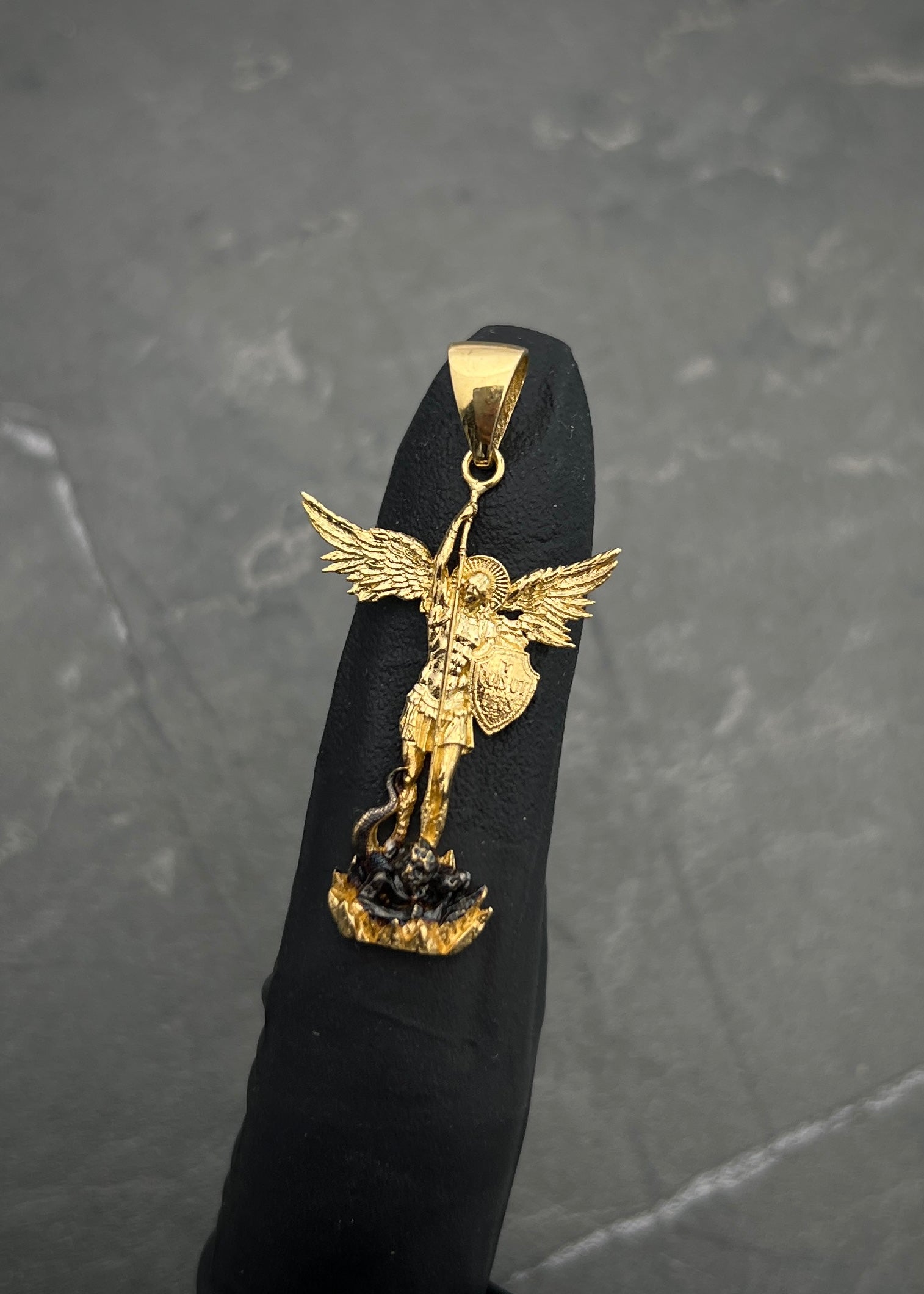 Dije Arcangel San Miguel  3gr / Largo 3,7cm / Oro Amarillo Nac B